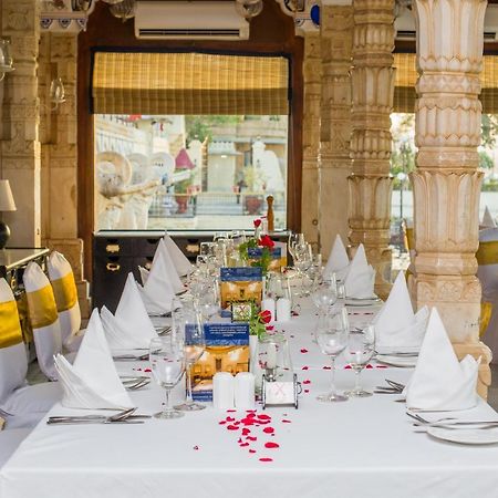Jagmandir Island Palace - Grand Heritage Udaipur Buitenkant foto