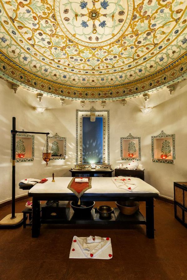 Jagmandir Island Palace - Grand Heritage Udaipur Buitenkant foto