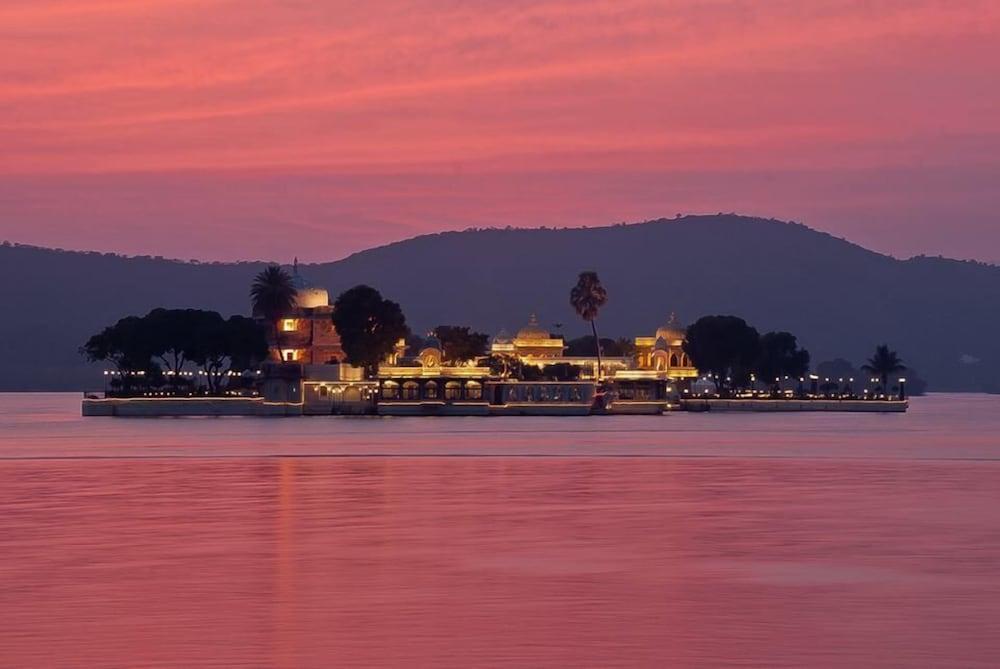 Jagmandir Island Palace - Grand Heritage Udaipur Buitenkant foto