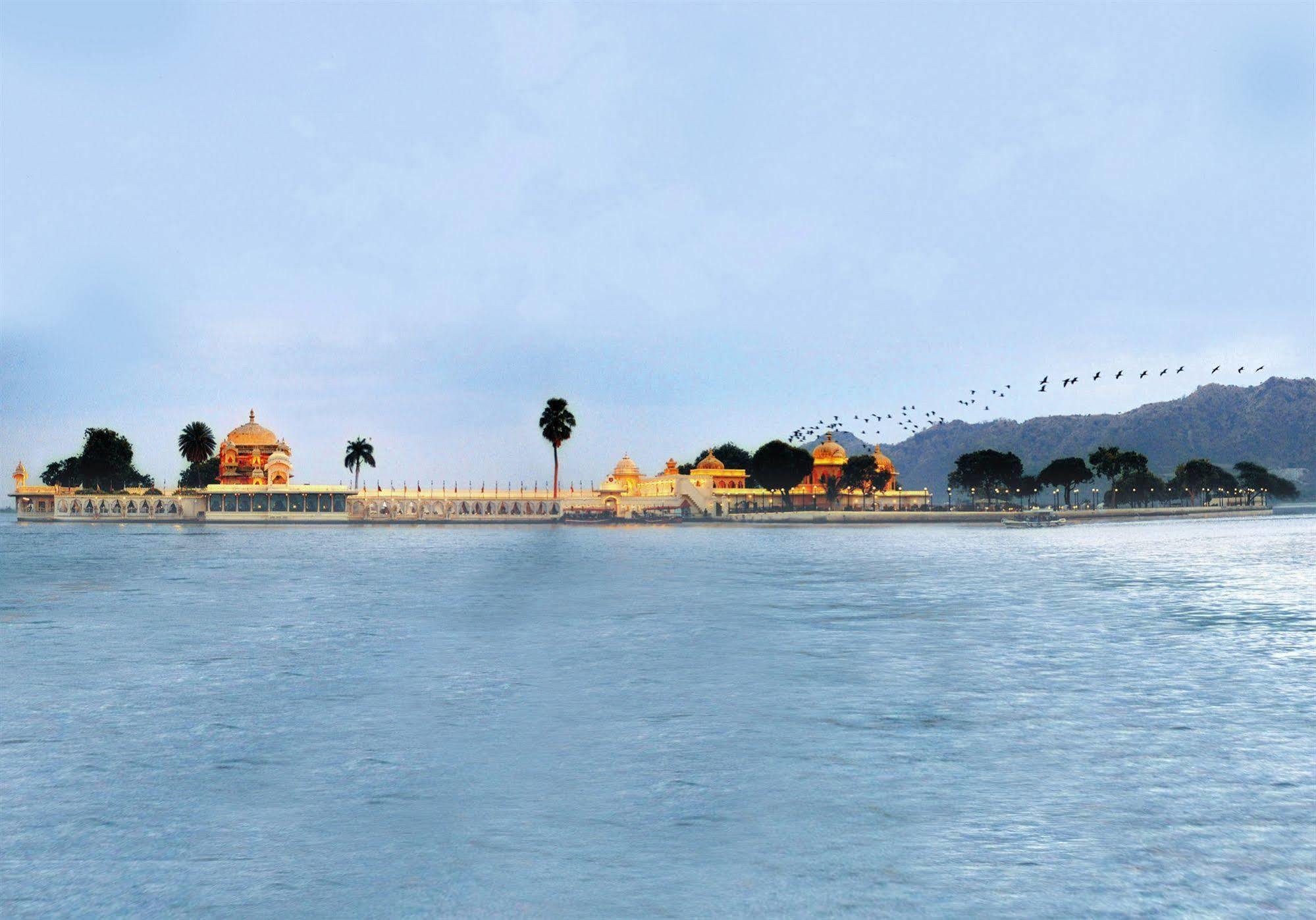 Jagmandir Island Palace - Grand Heritage Udaipur Buitenkant foto