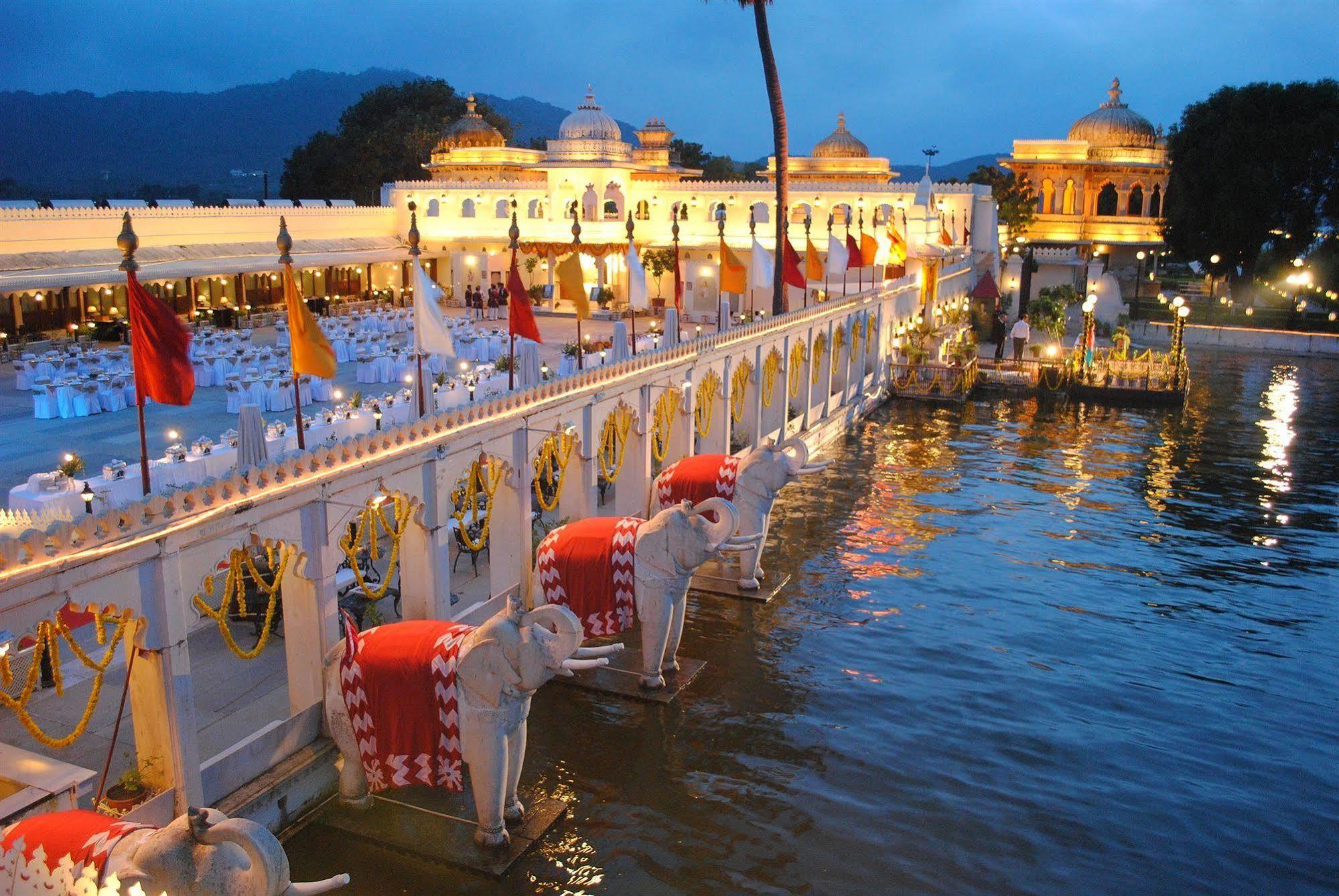 Jagmandir Island Palace - Grand Heritage Udaipur Buitenkant foto